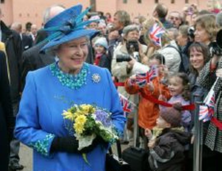 En talskvinde for hoffet meddeler, at dronningens afvisning »ikke er udtryk for snobberi«. - Arkivfoto: AP 