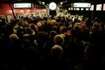 Myldretidspassagererne på Københavns Hovedbanegård måtte væbne sig med tålmodighed. - Foto: Mads Nissen 