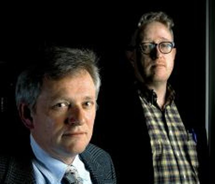 SAMFUNDSSTØTTER. En påtaget rolle som marginaliseret automatkritiker forpester den demokratiske samtale, mener lektor Frederik Stjernfelt og forfatter Søren Ulrik Thomsen.   Foto: Jens Dresling 
