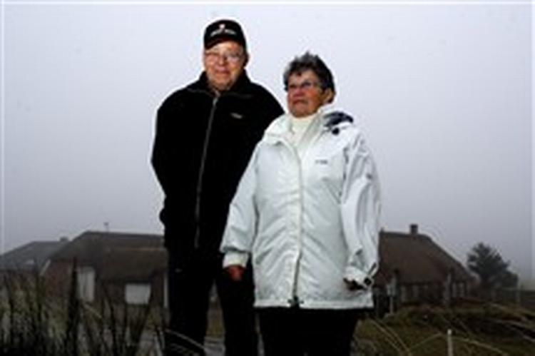 ed turisterne kom behovet for at tale, så gæsterne ikke konstant måtte sige »hvabehar« til de lokales vestjyske dialekt, fortæller Hans og Else Tarbensen fra Søndervig. - Foto:Lars Skaaning 