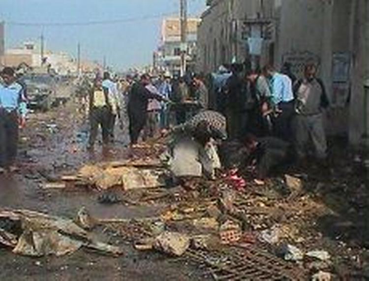 Attentat i Hilla, som dræbte flere end 125 og sårede endnu flere, er et vidnesbyrd om, at sikkerhedssituationen i Irak bliver ringere dag for dag.   Foto: Alaa al-Marjani/AP 