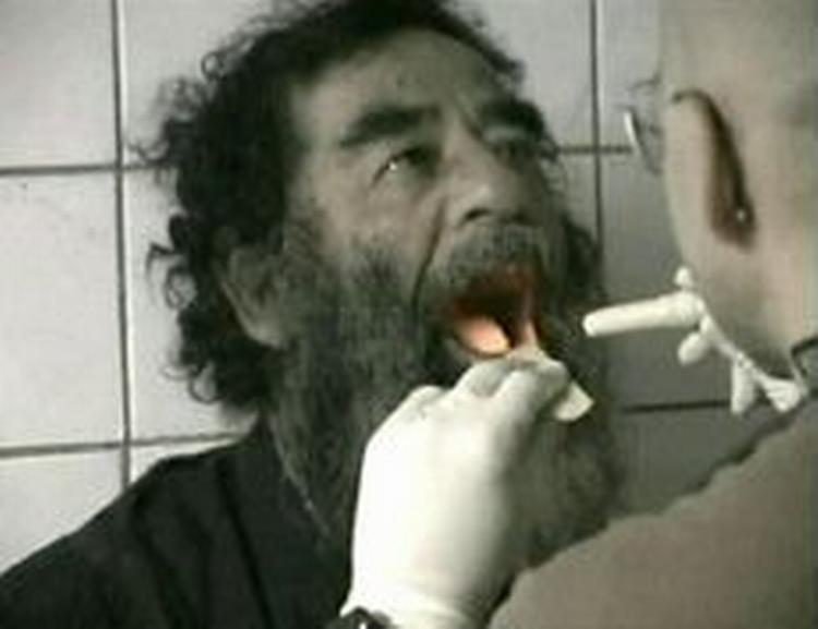 Retssagen mod Saddam - der her undersøges efter tilfangetagelsen i 2003 - ventes at fortsætte uden forsinkelser trods drabet. - Foto: AP 