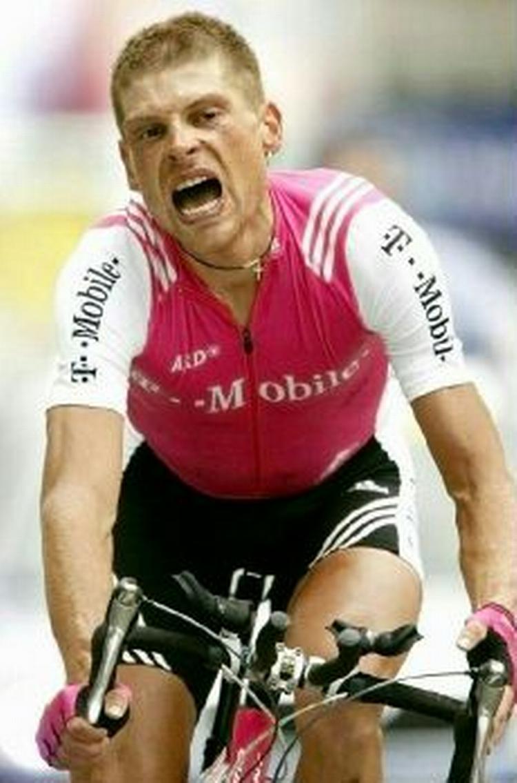 Skal denne mand køre Post Danmark Rundt i år. Det håber arrangørerne, der gerne ser Jan Ullric på de danske landeveje. - Foto: AP 