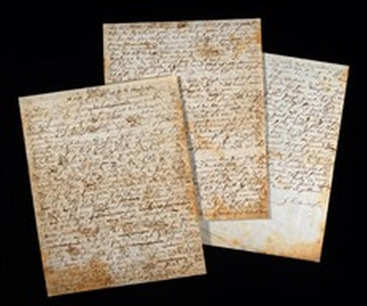 H.C. Andersens originalmanuskripter er bogstaveligt talt ved at opløse sig selv. Blækket, de er skrevet med, ætser papiret bort. Her er det H.C. Andersens  Klokken .   Foto: Odense Bys Museer 