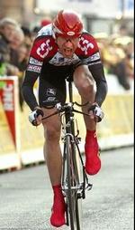 Tyskeren Jens Voigt vandt prologen i Paris-Nice, det første Pro Tour-løb nogensinde. - Foto: AP 