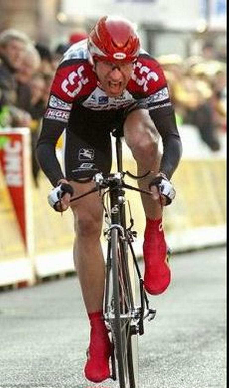 Tyskeren Jens Voigt vandt prologen i Paris-Nice, det første Pro Tour-løb nogensinde. - Foto: AP 