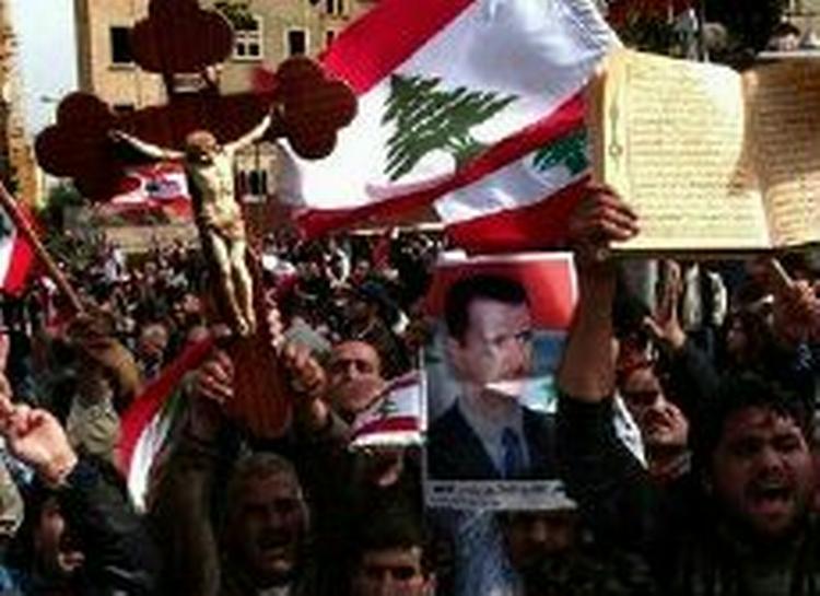 Demonstrationen i Beirut er arrangeret af Hizbollah-bevægelsen. - Foto: AP 