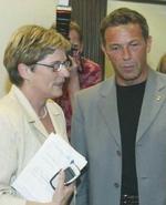 Ursula Haubner ved siden af broren, Jörg Haider. - Arkivfoto: AP 