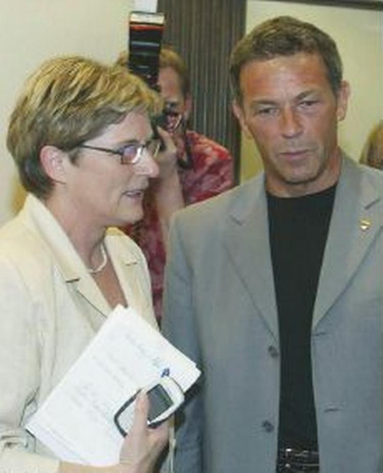Ursula Haubner ved siden af broren, Jörg Haider. - Arkivfoto: AP 