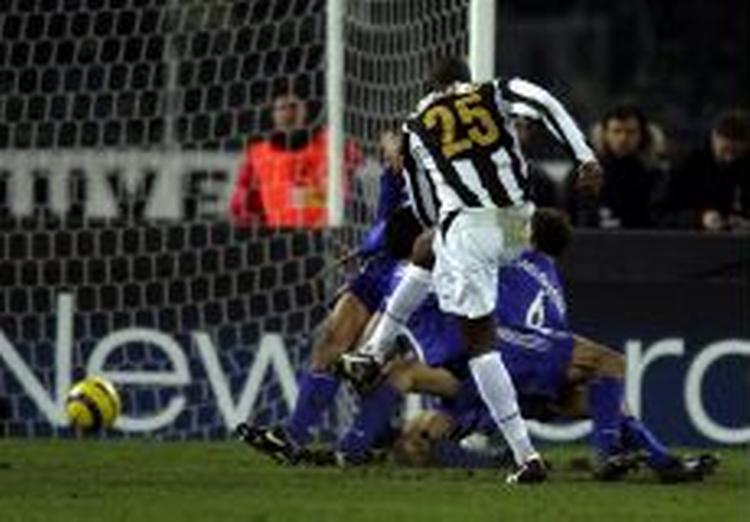 Zayaleta afgør ottendedelsfinalen til Juventus' fordel. - Foto: AP 