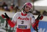 Janica Kostelic kan stadig nå at vinde World Cuppen, men hun har travlt. - Foto: AP 