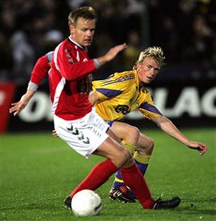 Asbjørn Sennels synes, at fodbold fylder mere i hans liv efter skiftet til Brøndby, hvor han bl.a. bliver genkendt og stoppet på gaden, fordi folk vil snakke fodbold.   Arkivfoto: Lars Poulsen 