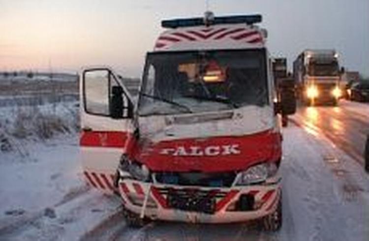 Blandt de kvæstede er en patient fra den ene ambulance og en læge fra den anden ambulance. - Foto: Localeyes 