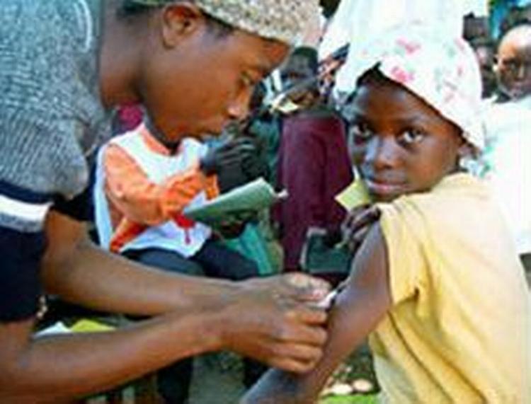 Takket være vaccination er antallet af mæslinge-dødsfald i Afrika historisk lavt. Foto: Røde Kors/Marko Kokic. 