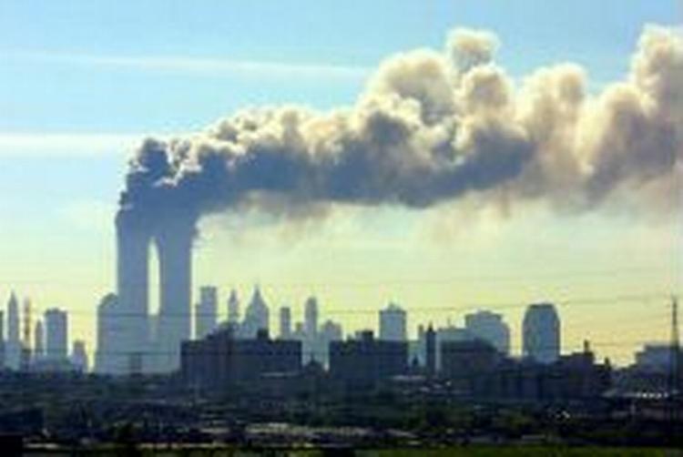 USA forsøger nu at forberede sig på fremtidige terrorangreb. Her ses 11. september 2001 på afstand. - Arkivfoto: AP 