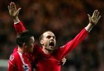 Danny Murphy jubler efter sin scoring til 2-0. - Foto: AP 