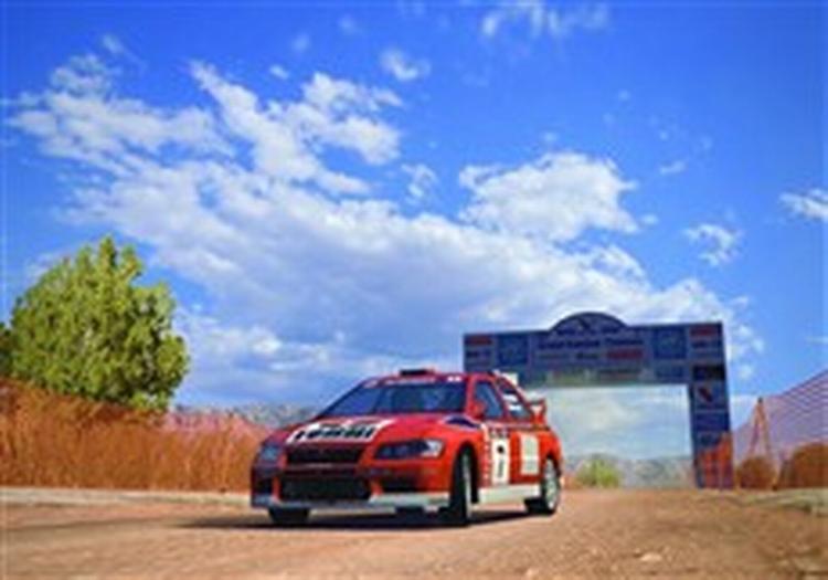 Grafikken i  Gran Turismo 4  er aldeles imponerende for den  aldrende  PlayStation 2. Mulighederne er enorme, men det er stadig ikke muligt at totalskade sin bil, hvilket kan misbruges til at snyde sig til sejr 