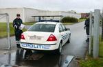 Retssagen har været under skarp bevogtning af politiet, som har visiteret tilhørerne med visiteret med metaldetektor. - Foto: Claus Bonnerup 