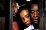 Don Cheadle var nomineret til en Oscar for sin rolle som hoteldirektøren Paul Rusesabagina, der satte sig for at redde så mange som muligt under borgerkrigen i Rwanda. Oscaren gik dog hans næse forbi.   Foto fra filmen 