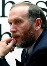 Bobby Fischer har været eftersøgt for at have brudt en blokade i 1992.   Arkivfoto: Milos Vukadinovic/AP 