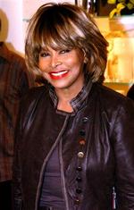 Tina Turner skal nu være med til at hive de sidste kunder i land til det store show i Parken.   Foto: Aaron Harris/AP 