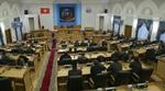 Kirgisistans parlament, hvor den ny regering kæmper om magten med den tidligere regering. - Foto: AP 