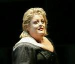 Den amerikanske sopran Deborah Voigt her som Isolde i Wagners 'Tristan og Isolde' i en opsætning i Wien i 2003. - Foto: AP 