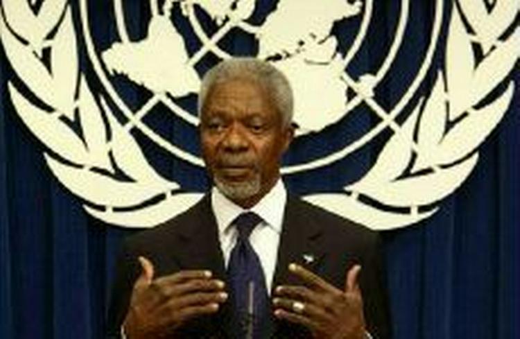 FN s generalsekretær Kofi Annan fordømmer bombeangrebet i det kristne kvarter i Beirut. - Arkivfoto: AP 