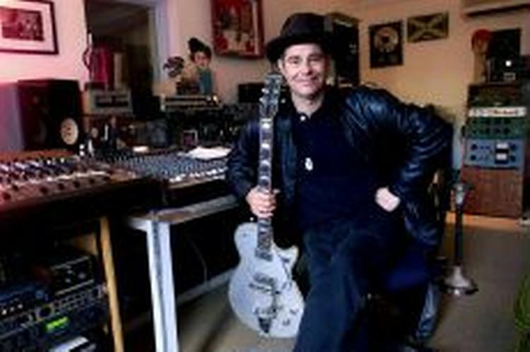 46-årige Paul Hester har begået selvmord. Sidste år mødtes han med to af de andre tre fra Crowded House for at lave en special-indspilning. - Foto: AP 