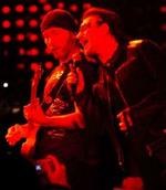 Bono og co. spillede mange gamle sange i San Diego. - Foto: AP 