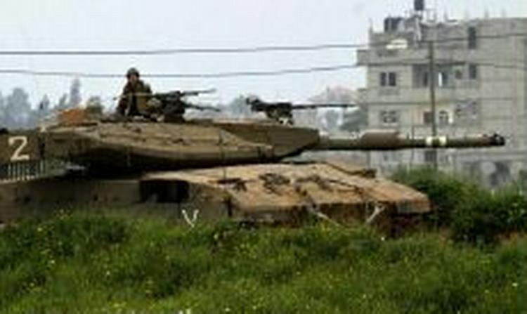 TIlbagetrækningen af israelsk militær og bosættere er nået et skridt nærmere, men møder fortsat stor modstand. - Foto: AP 