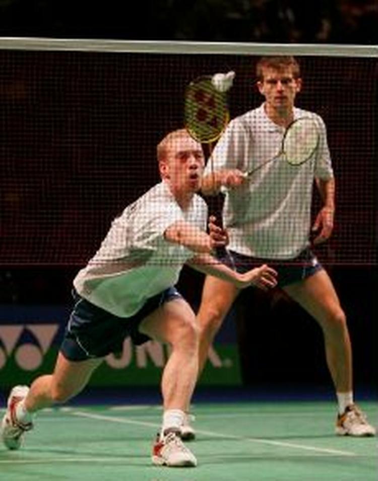 Jonas Rasmussen og Lars Paaske fra en kamp under All England. - Foto: AP 