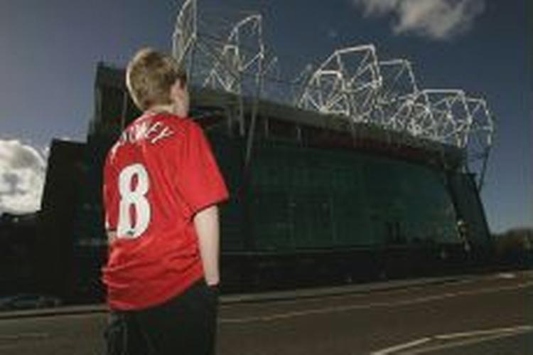 United-fans skal fremover betale op mod 25 procent ekstra for billetter til 'drømmenes teater'. - Foto: AP 