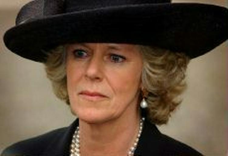 Camilla Parker Bowles overtager Prinsesse Dianas titler, når hun gifter sig med Prins Charles. - Arkivfoto: AP 