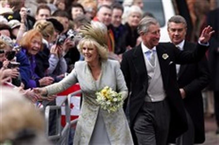 Prins Charles og Camilla, hertuginde af Cornwall, efter vielsen.   Foto: Jane Mingay/AP 