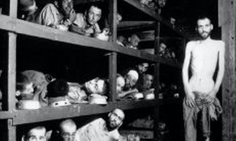 Mange jøder havnede i den tyske kz-lejr Buchenwald. Billedet her er taget få dage efter amerikanske tropper havde befriet lejren. - Foto: AP 