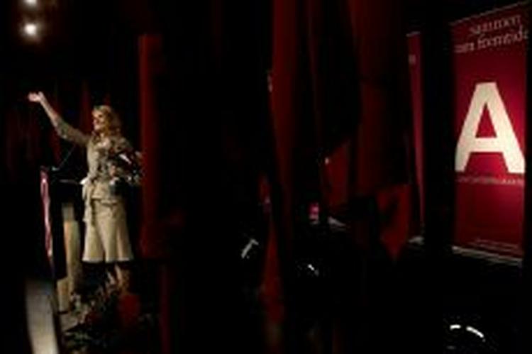 »Jeg vil slide og slæbe hver dag for at gøre mig fortjent til den tillid, I har vist mig«, sagde Helle Thorning-Schmidt i sin takketale. - Foto: Peter Hove Olesen 