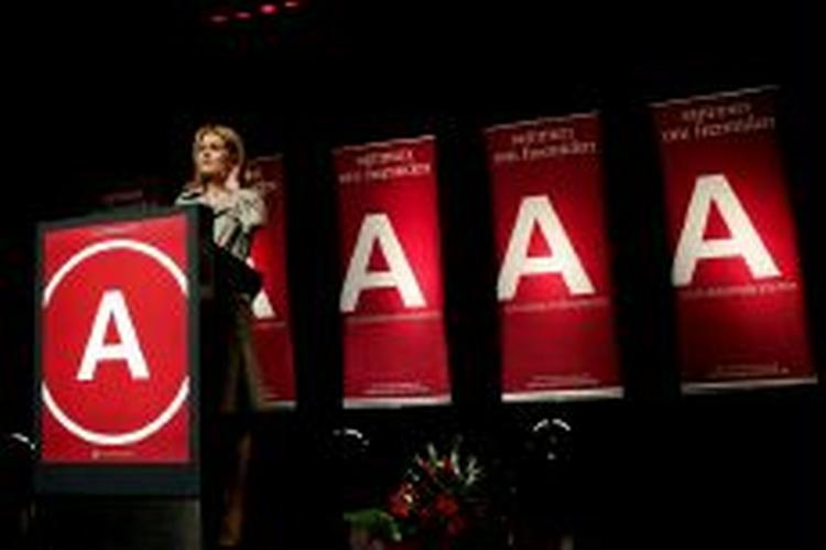 »Vi har en ny kultur i partiet«, sagde Helle Thorning-Schmidt besværgende til pressemødet. - Foto: Martin Lehmann 