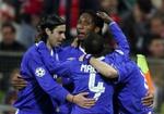 Chelsea-jubel efter Drogbas mål til 2-1.Chelsea tabte 2-3, men vandt kvartfinalen sammenlagt 6-5. - Foto: AP 