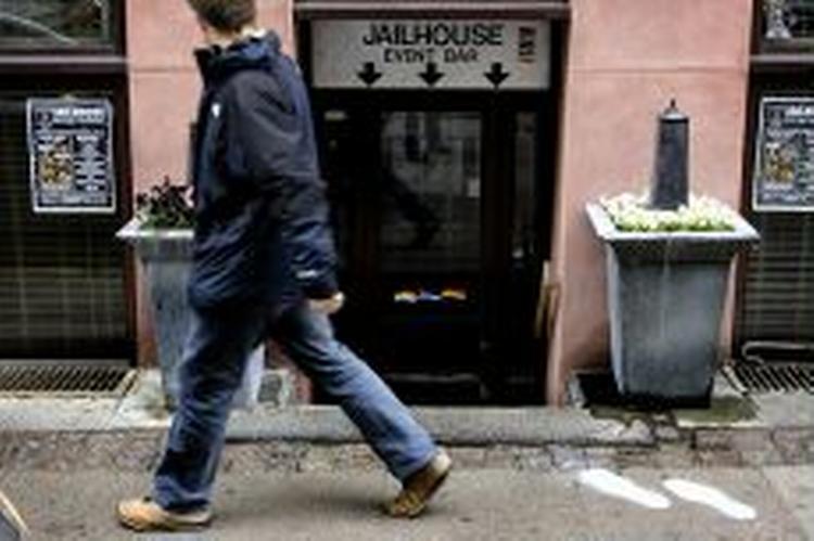 Bøsserestauranten og værtshuset Jailhouse er en blandt flere lokaliteter, ukendte gerningsmænd har indlemmet i H. C. Andersen-ruten. - Foto: Peter Hove Olesen 