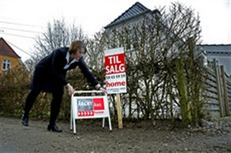 Så længe nybyggeriet ikke kan følge med efterspørgslen på boligerne, vil huspriserne fortsætte opad, vurderer eksperter.   Arkivfoto: Kim Nielsen 