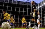 Balázs Rabozcki er passeret og Brøndby er foran. - Foto: Jens Dresling 