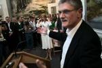 »Eksperterne siger jo, at vi skal trække os senere tilbage. Formanden siger, at vi skal trække os senere tilbage. Og jeg er helt enig«, sagde Lykketoft i sin tale. - Foto: Klaus Holsting 