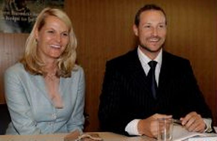 Kronprinsesse Mette-Marit og kronprins Haakon venter deres andet barn. - Foto: AP 