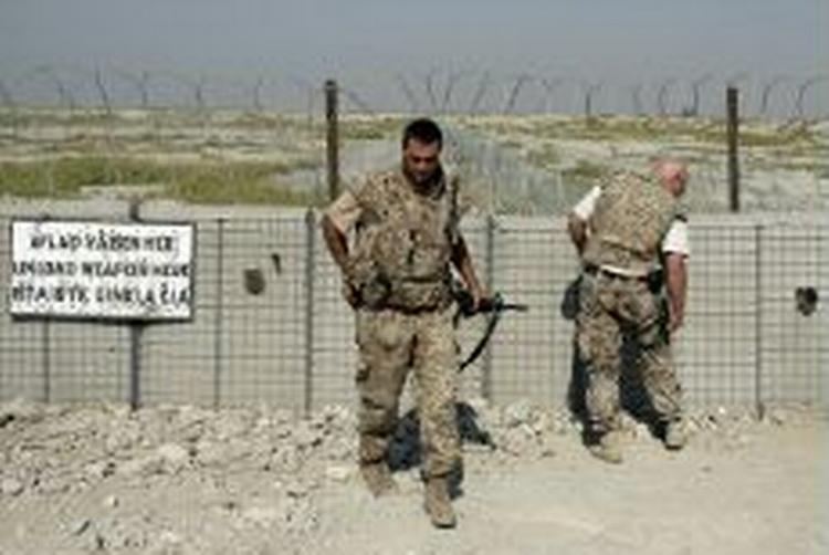 Danske soldater fra Camp Eden på patrulje nær byen Basra. - Arkivfoto: Thomas Borberg 