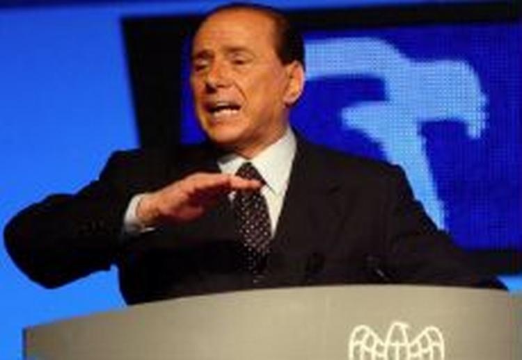 En dommer skal nu afgøre, om der er hold nok i sagen til at åbne nok en retssag mod Silvio Berlusconi. - Foto: AP 