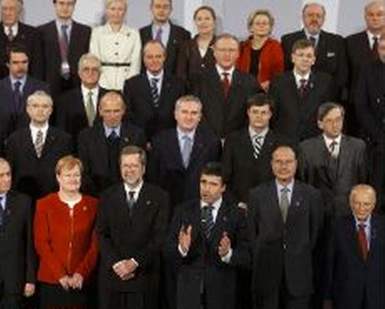 EU-udvidelsen præsenteres på topmødet i Bella Center i København i 2002 af statsminister Anders Fogh Rasmussen. - Arkivfoto: Jens Dresling 