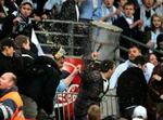 Ifølge svenske fans gik Københavns politi unødvendigt hårdt til værks over for de medrejsende, svenske fans. - Foto: Jan Sommer 