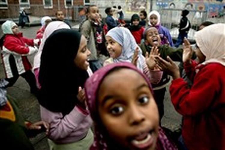 Børnene i den muslimske friskole Al-Kownain må sandsynligvis bruge flere kræfter end jævnaldrende etniske danskere for at undgå fattigdom.   Arkivfoto: Jacob Ehrbahn 