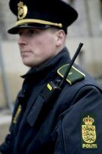 Denne mand er ifølge danskerne troværdig. Han er nemlig offentligt ansat og så er han i uniform. - Foto: Thomas Borberg 